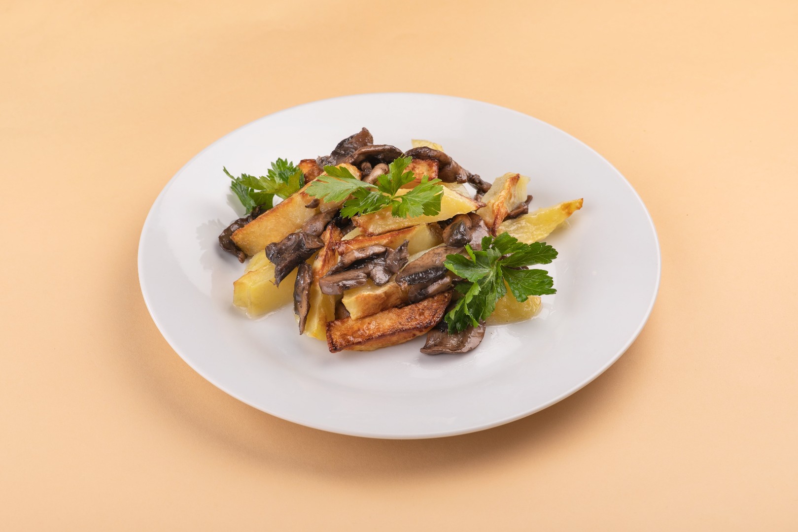 Картофель жареный с грибами и луком Картофель жареный с грибами и луком